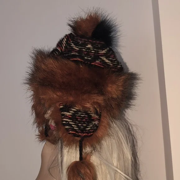 Starling Faux Fox Fur Fleece Lined Warm Winter Knit Hat NWOT Small - Picture 7 of 10